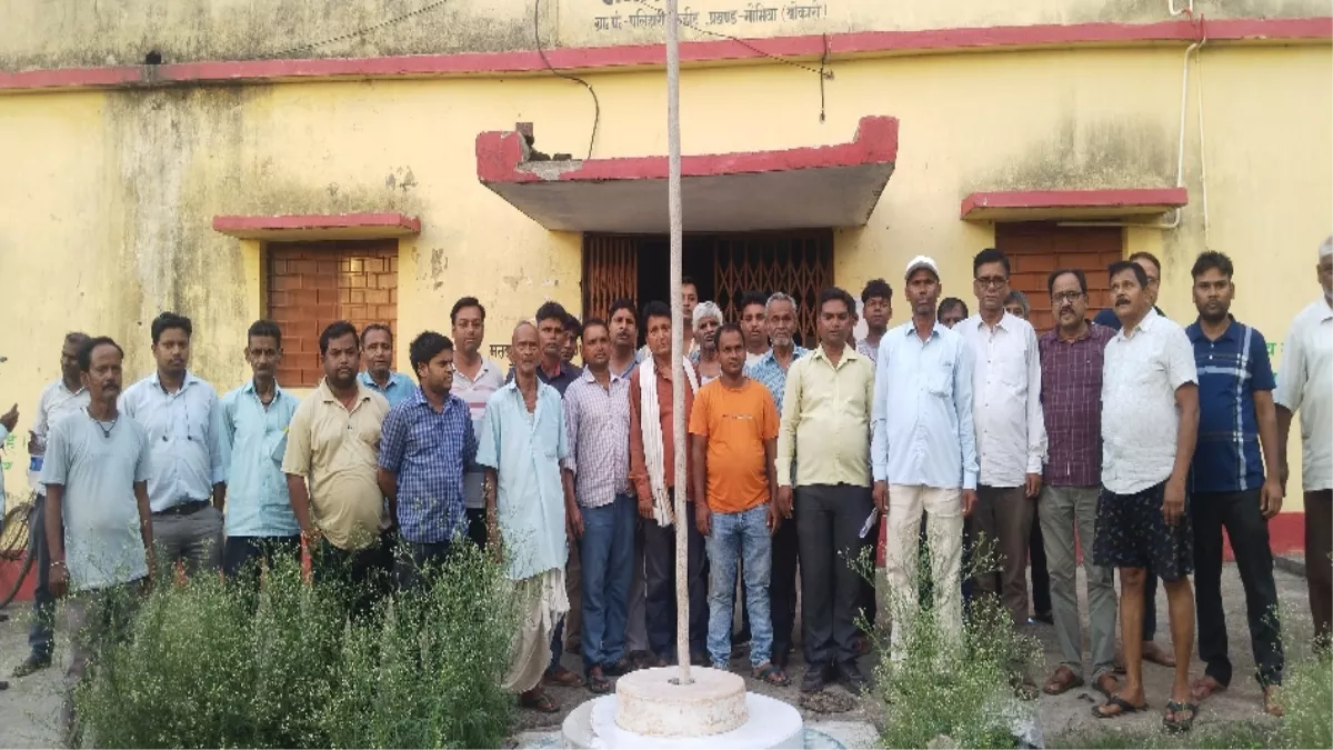Bokaro News: गोमिया में रेल ओवरब्रिज निर्माण को लेकर मुआवजा लंबित, लोगों में रोष