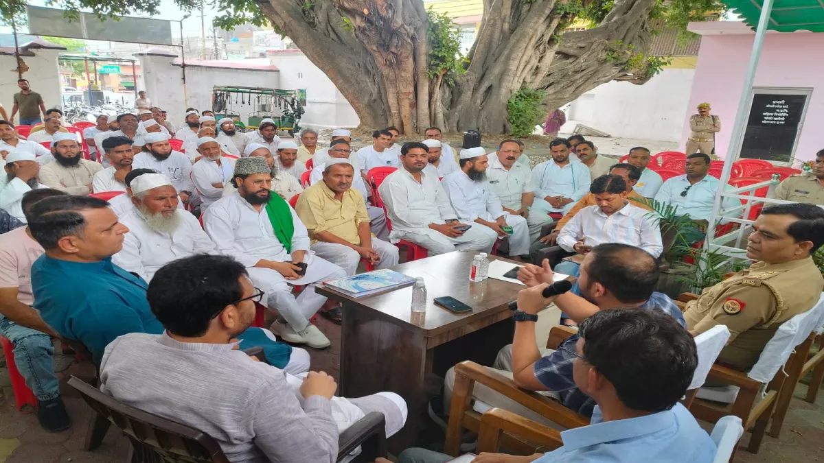 Eid Ul Adha: ईद भाईचारे और सौहार्द से मनाए, अधिकारियों ने लोगों से की अपील