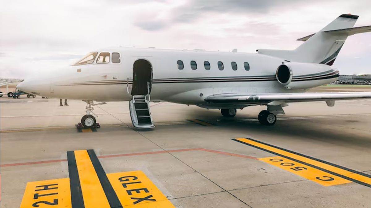 https://www.jagranimages.com/images/newimg/30052025/30_05_2025-flight_safety_guidelines_23951245.jpg