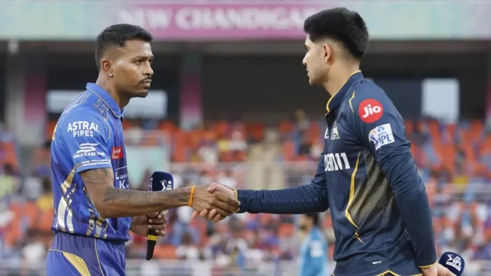 मुंबई इंडियंस टॉस जीतकर पहले बल्लेबाजी करने का किया फैसला। फोटो- IPL