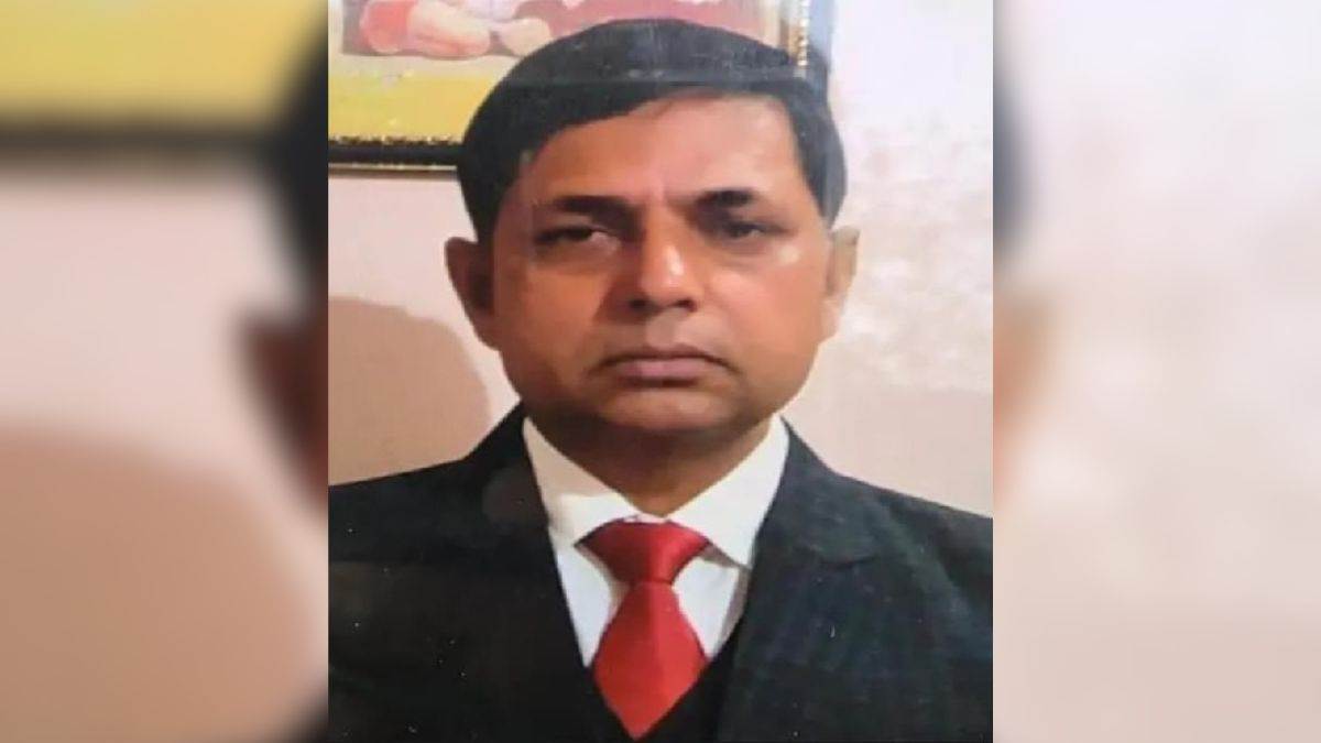 mathura news anti corruption team arrests revenue inspector for bribery