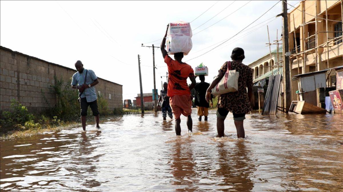 https://www.jagranimages.com/images/newimg/30052025/30_05_2025-nigeria_flood__23951606.jpg