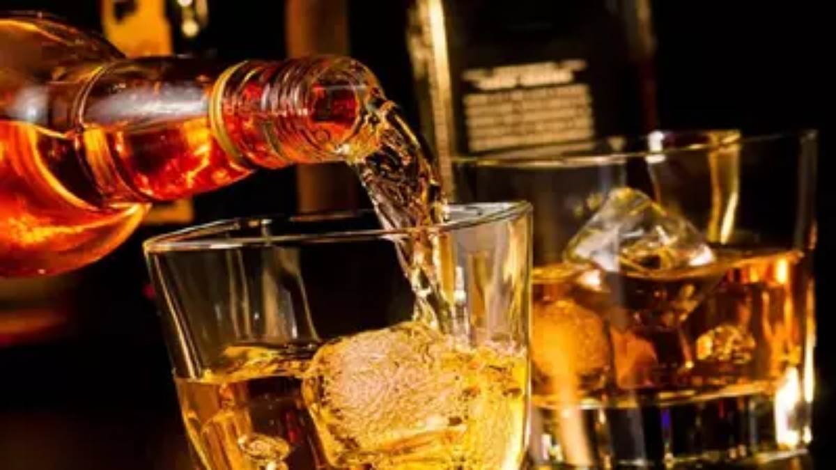 saran news police party busted at outpost five arrested