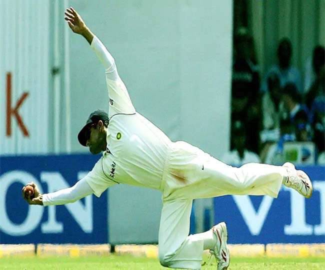 Rahul Dravid has recorded most catches in Test cricket in name Bhajji and  VVS praised a lot