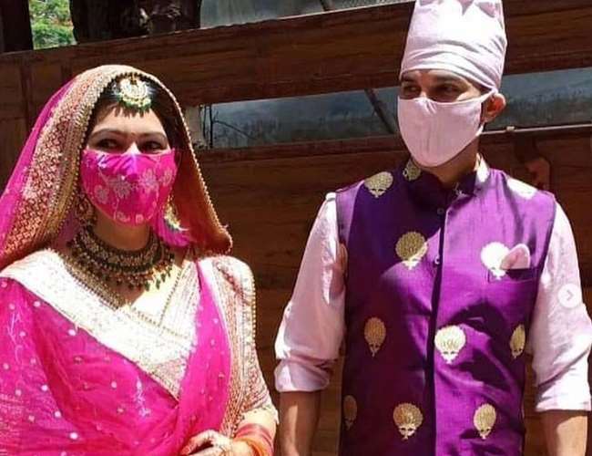 IN PICS Manish Sangeita Wedding TV Actors Tie The Knot in A ...