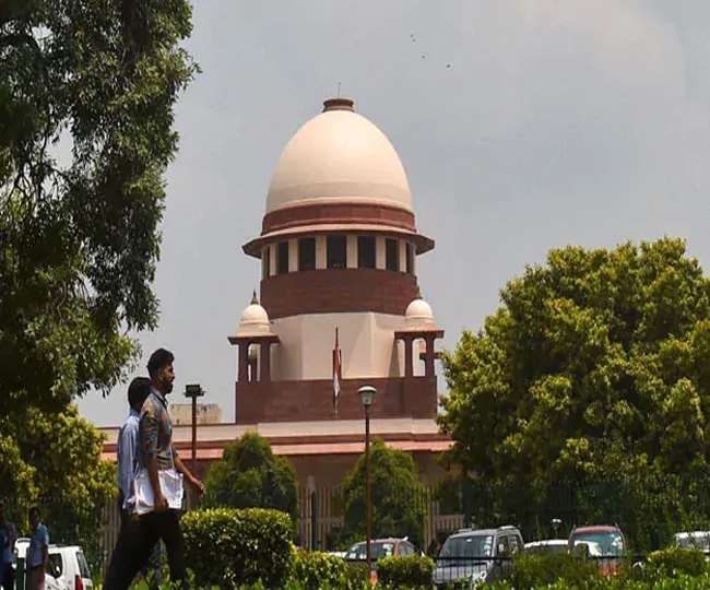 लाकडाउन में स्कूलों की फीस माफ करने की मांग, आठ राज्यों के अभिभावकों ने दाखिल की याचिका