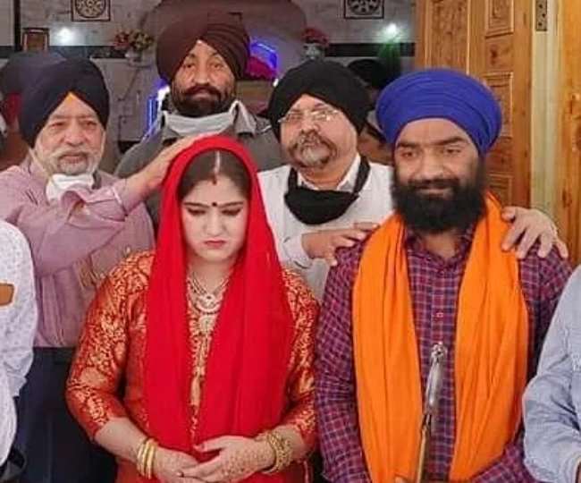 https://www.jagranimages.com/images/newimg/30062021/30_06_2021-sikh-girl-marriage-kashmir_21785298.jpg