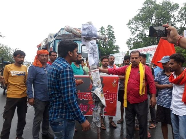 कन्हैयालाल की हत्या के विरोध में गहलोत सरकार का फूंका पुतला