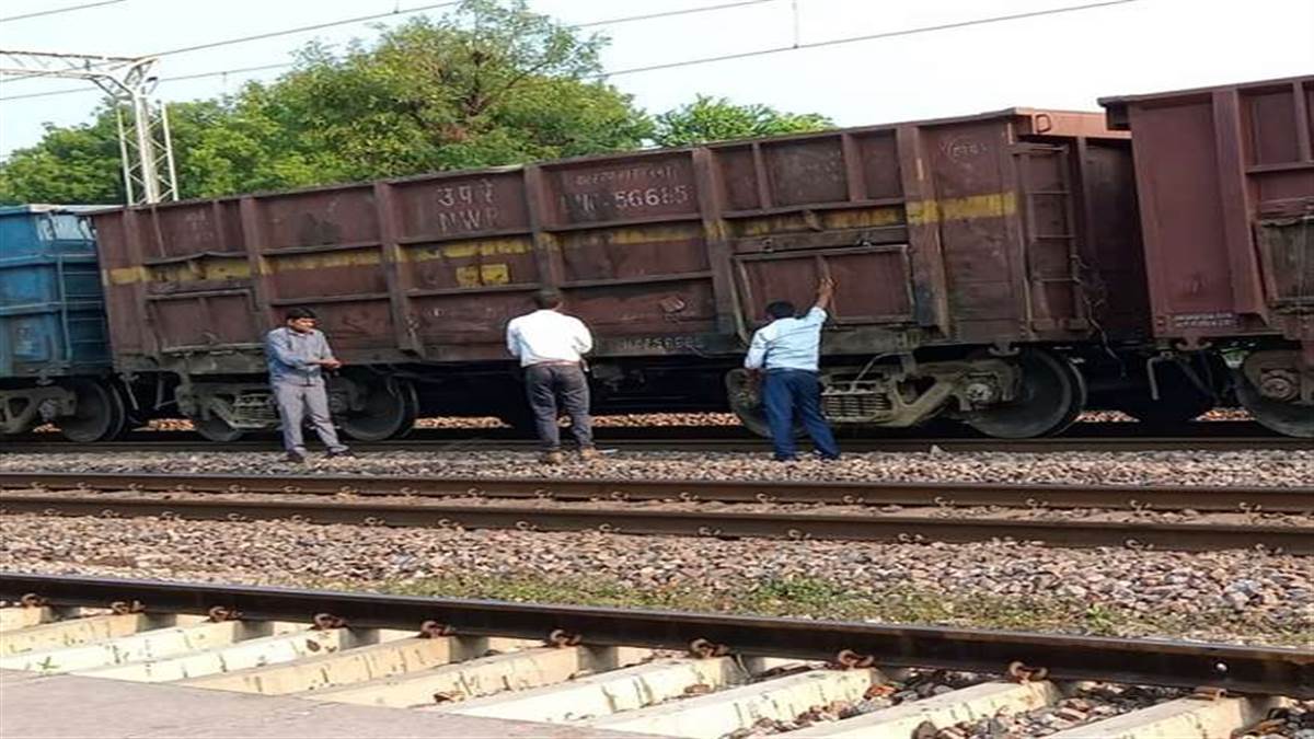 Railway News: मानसून में आपात स्थिति के लिए झांसी से आगरा तक तैनात होंगे 248 स्पेशल वैगन
