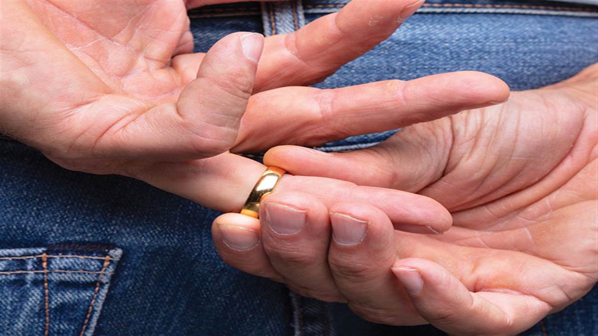 https://www.jagranimages.com/images/newimg/30062022/30_06_2022-cheating_in_relationship_22849624.jpg