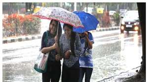 बिहार में दक्षिण-पश्चिम मानसून के लगातार मजबूत होने के कारण भारी बारिश हो रही है।