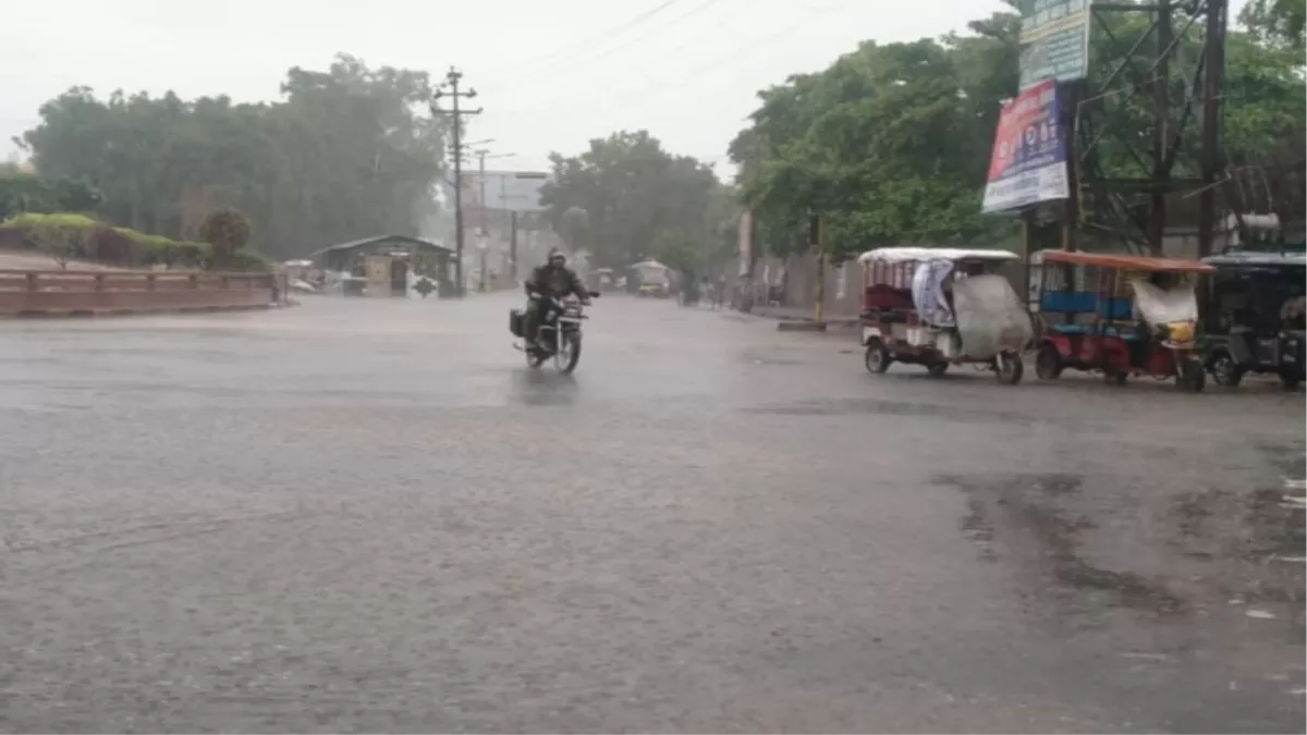 Meerut Monsoon News: वेस्‍ट यूपी में मानसून की दस्‍तक, बारिश से मेरठ और आसपास का मौसम बना सुहावना, देखें तस्‍वीरें