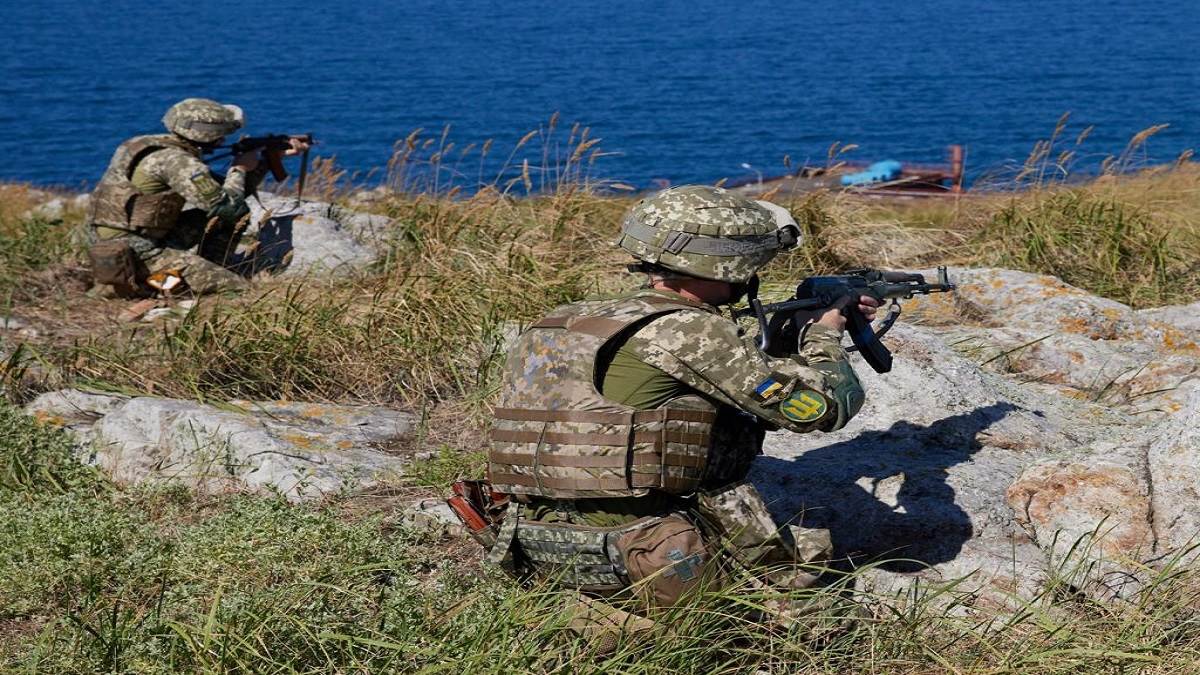 Russia Ukraine War: रूस ने छोड़ा रणनीतिक रूप से खास स्नेक द्वीप का कब्जा, मिल सकती है खाद्य संकट से राहत