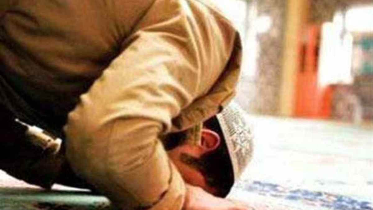 https://www.jagranimages.com/images/newimg/30062023/30_06_2023-namaz_23457268.jpg