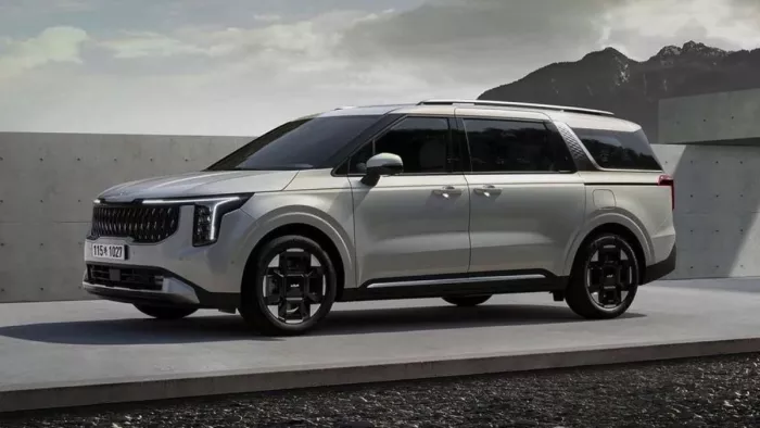 Kia की ओर से भारत में जल्द ही तीन MPV सेगमेंट के वाहनों को लॉन्च किया जा सकता है।