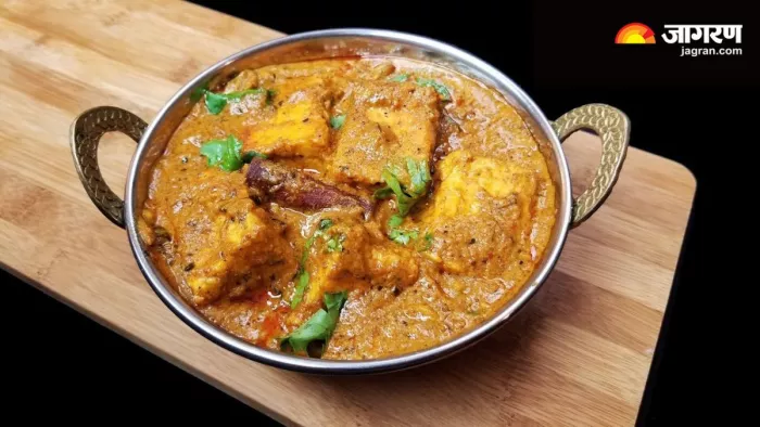 डिनर के लिए परफेक्ट ऑप्शन है दम पनीर काली मिर्च (Image Source: Freepik)