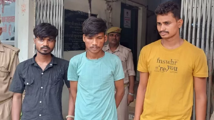 रेलबाजार पुलिस ने वाहन चोरी गैंग के तीन आरोपितों को किया गिरफ्तार। सौ. पुलिस सेल