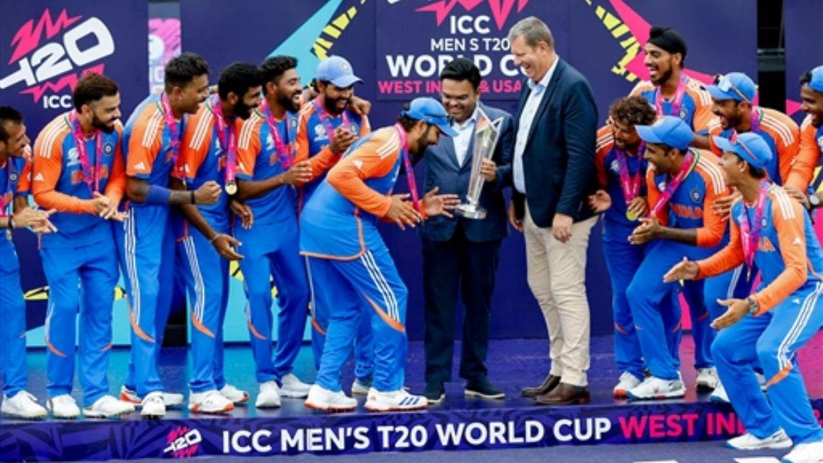 https://www.jagranimages.com/images/newimg/30062024/30_06_2024-indian_cricket_team_4_23749732_204024236.jpg