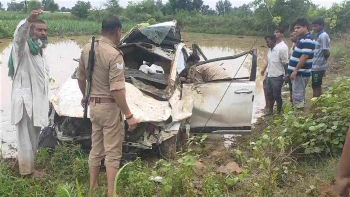 muzaffarnagar news car falls from flyover four dead en route kedarnath