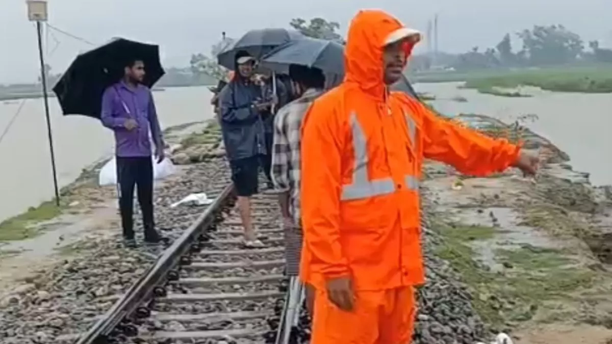 Lakhimpur Kheri: रेलवे ने सात जुलाई तक मैलानी नानपारा रेल प्रखंड पर ट्रेनों का संचालन किया बंद, जानें क्‍या है वजह?