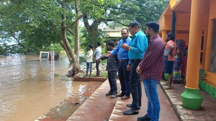 मूसलाधार बारिश के कारण उत्तर ओडिशा के कई प्रखंडों में बाढ़ की स्थिति गंभीर हो गई है। जागरण