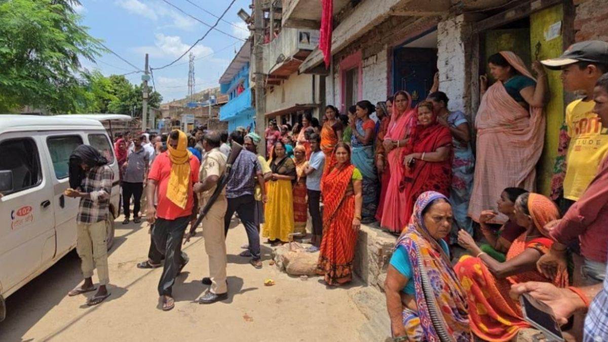 farmer killed by vande bharat train in sheikhpura buffaloes also dead