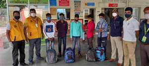 रेलवे स्टेशन में पकड़े गए मुर्शिदाबाद के पांच नाबालिग