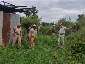 सेक्टर कमांडर स्तर की फ्लैग मीटिंग के चार दिन बाद तीन पाकिस्तान ड्रोन भारतीय क्षेत्र में देखे गए हैं।