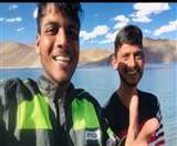 स्कूटी पर लद्दाख पहुंचने वाले इन इलाहाबादी लड़कों का जुनून देखकर हैरान हो रहे हैं।