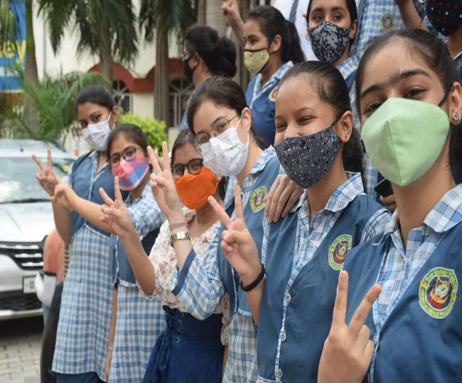 CBSE 12th Board Result 2021: छात्रों को एक साथ मार्कशीट और सर्टिफिकेट जारी करेगा CBSE