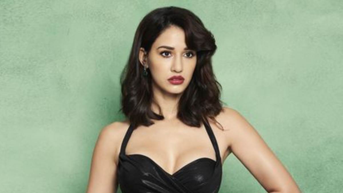 disha patani wear black bralette in late night celebration after break up with tiger shroff video goes viral on social media