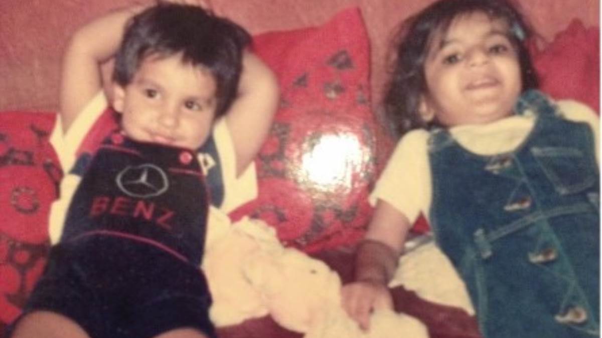 viral photos this kid scene with elder sister turn into a biggest bollywood superstar of bollywood his wife also the queen of bollywood