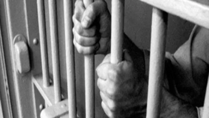 17 वर्षीय नाबालिग को गैंगस्टर बता भेजा जेल, बोला- साहब! नौकरी की तलाश में देहरादून से आया था बिहार