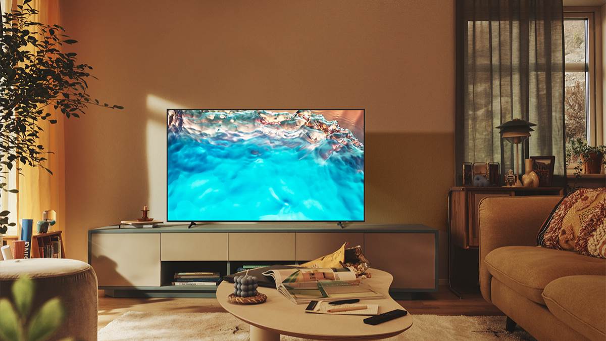 महंगाई भी चक्कर खाकर गिरी जब फ्रीडम सेल से पहले प्रीमियम 65 Inch TV पर आया 58% डिस्काउंट! सोनी, टीसीएल ब्रांड शामिल