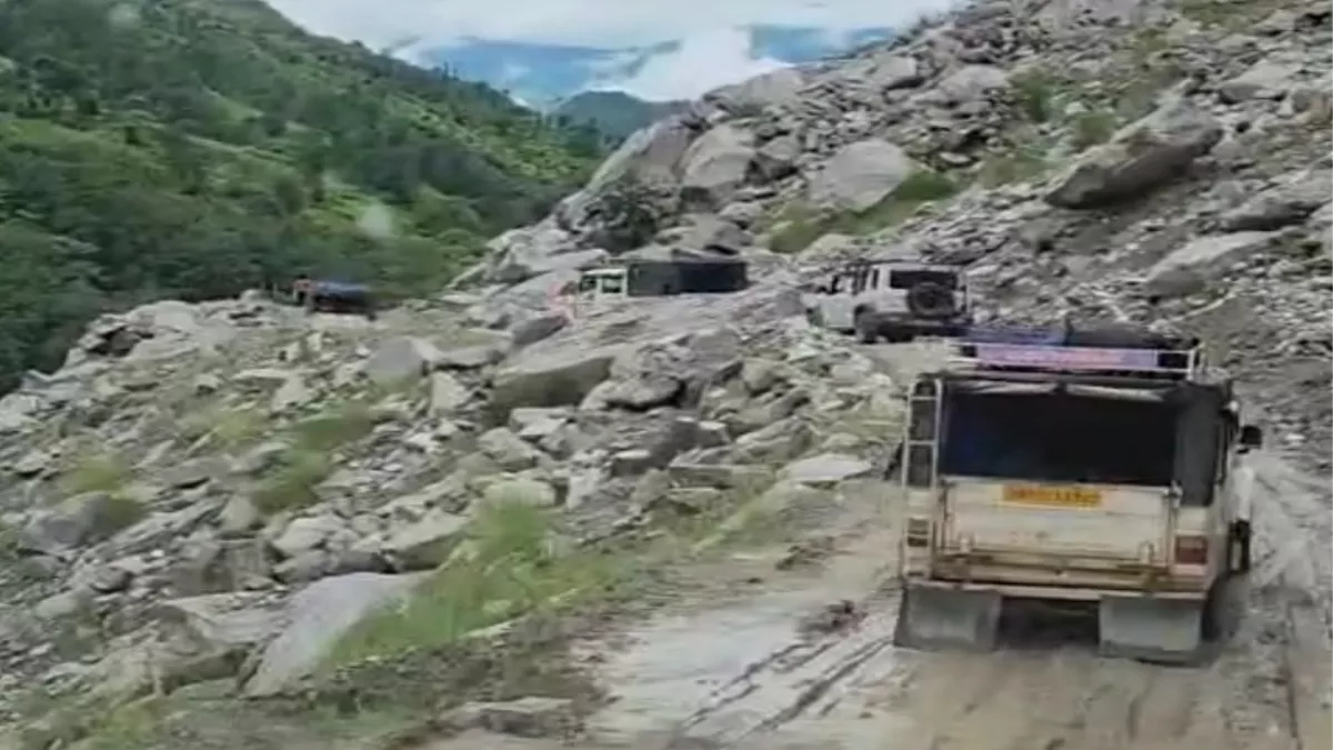 Uttarakhand: तीसरे दिन खुला कैलास मानसरोवर यात्रा मार्ग, शुरू हुआ वाहनों का आवागमन