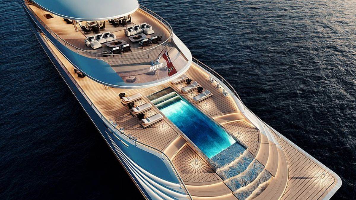 https://www.jagranimages.com/images/newimg/30072025/30_07_2025-bill_gates_yacht_23999042.jpg