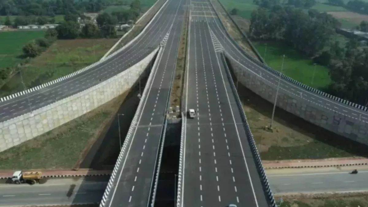 https://www.jagranimages.com/images/newimg/30072025/30_07_2025-expressway_23998568_134725261.jpg