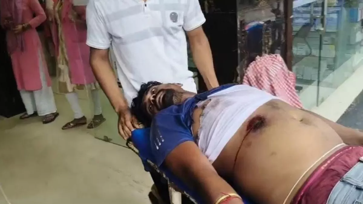 बेगूसराय में शराब ढोने के लिए बाइक देने से इनकार करने पर पुत्र ने पिता को पेट में मारी गोली