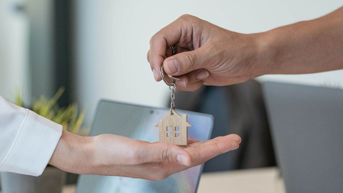 https://www.jagranimages.com/images/newimg/30072025/30_07_2025-home_loan_interest_rate_23998774.jpg
