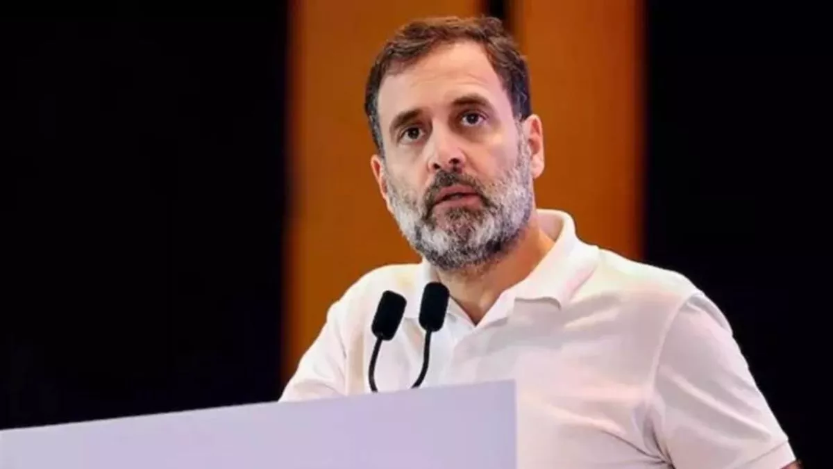ऑपरेशन सिंदूर: पाकिस्तान गोलीबारी में अनाथ हुए बच्चों को राहुल गांधी ने लिया 'गोद', पढ़ाई के लिए दिए इतने रुपये