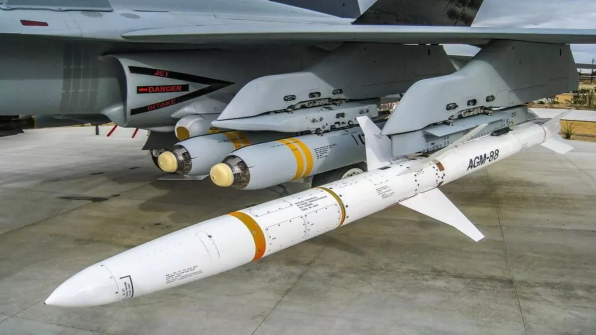 S-400 vs HARM: युद्ध में अमेरिका के इस खतरनाक मिसाइल पर भारी पड़ रही है रूसी S-400, जानें- भारत के लिए क्‍यों खास ये सूचना