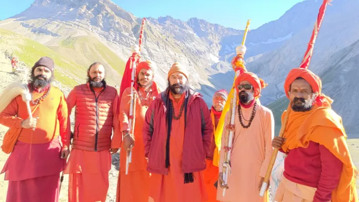 शेषनाग से पंजतरणी के लिए रवाना हुई छड़ी मुबारक