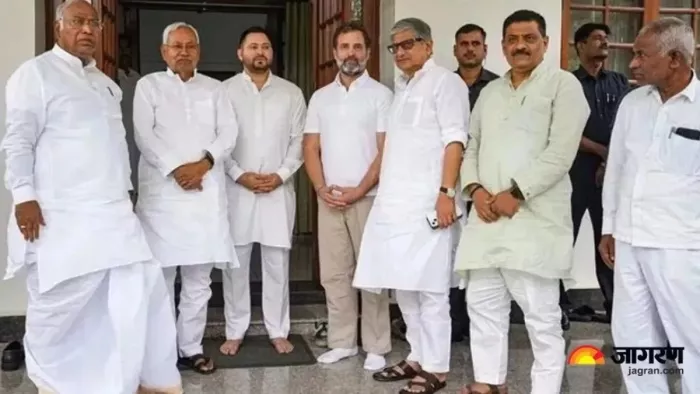 I.N.D.I.A Alliance Meeting: आइएनडीआइए गठबंधन की मीटिंग से पहले बढ़ा विपक्षी कुनबा (फाइल फोटो)