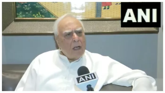 राज्यसभा सांसद कपिल सिब्बल ने चीन के दावों पर सरकार को घेरा (फोटो-ANI)