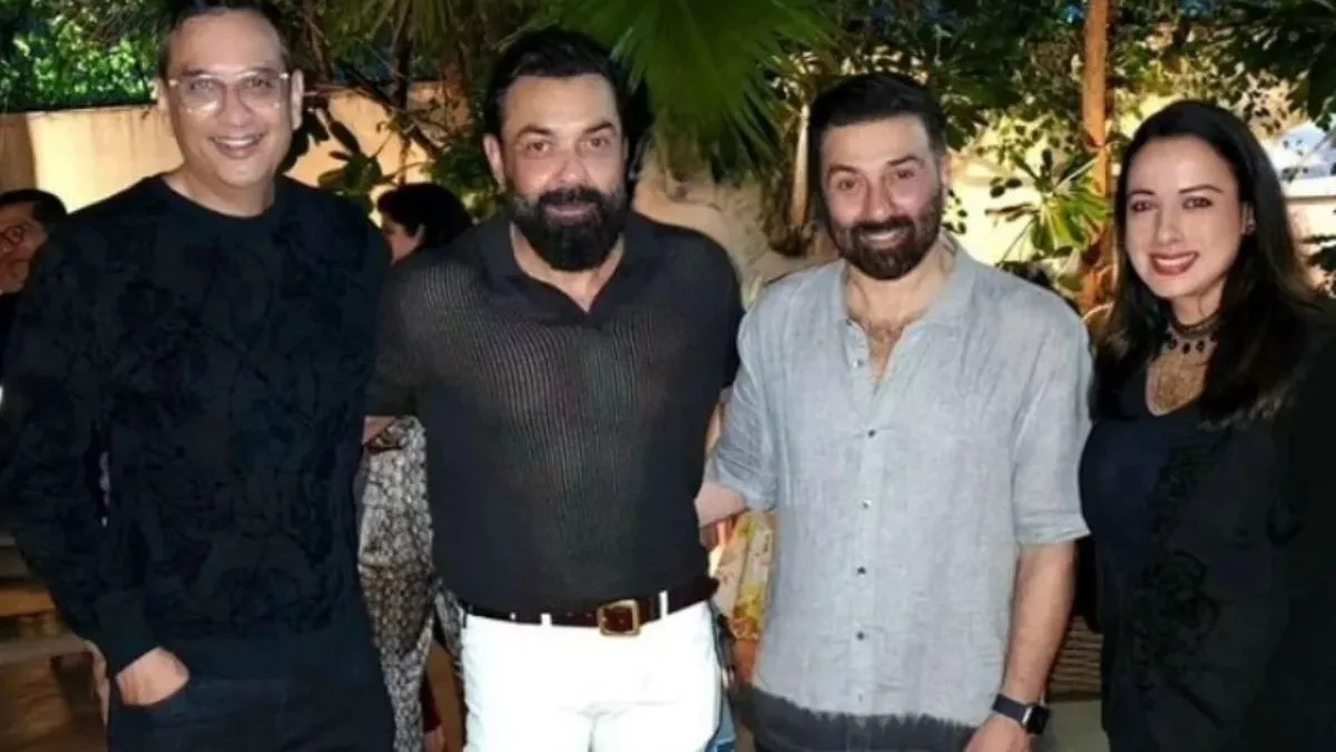 सनी देओल के घर धूमधाम से मना 'Gadar 2'  की सक्सेस पार्टी का जश्न, 'मैं निकला गड्डी लेके' सॉन्ग पर थिरके गेस्ट
