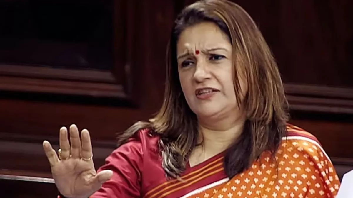 'गलती से गडकरी को PM बनाने का बोल दिया, तो करियर खत्म हो जाएगा'; प्रियंका चतुर्वेदी ने ऐसा क्यों कहा?