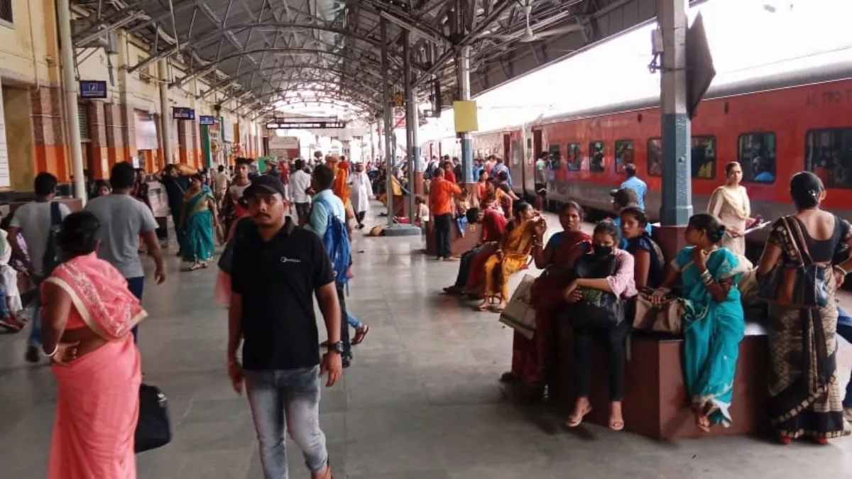 Train Cancelled: यात्रीगण ध्यान दें! 31 अगस्त तक नहीं चलेगी पूर्व रेलवे की ये ट्रेन; अभी और करना होगा इंतजार