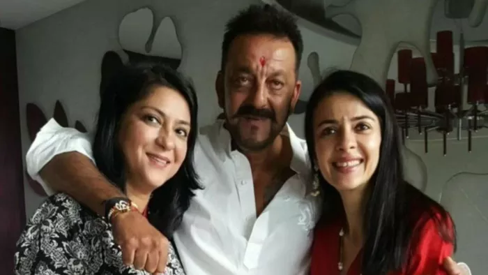 Sanjay Dutt ने बहनों को विश किया रक्षाबंधन। Photo-Instagram