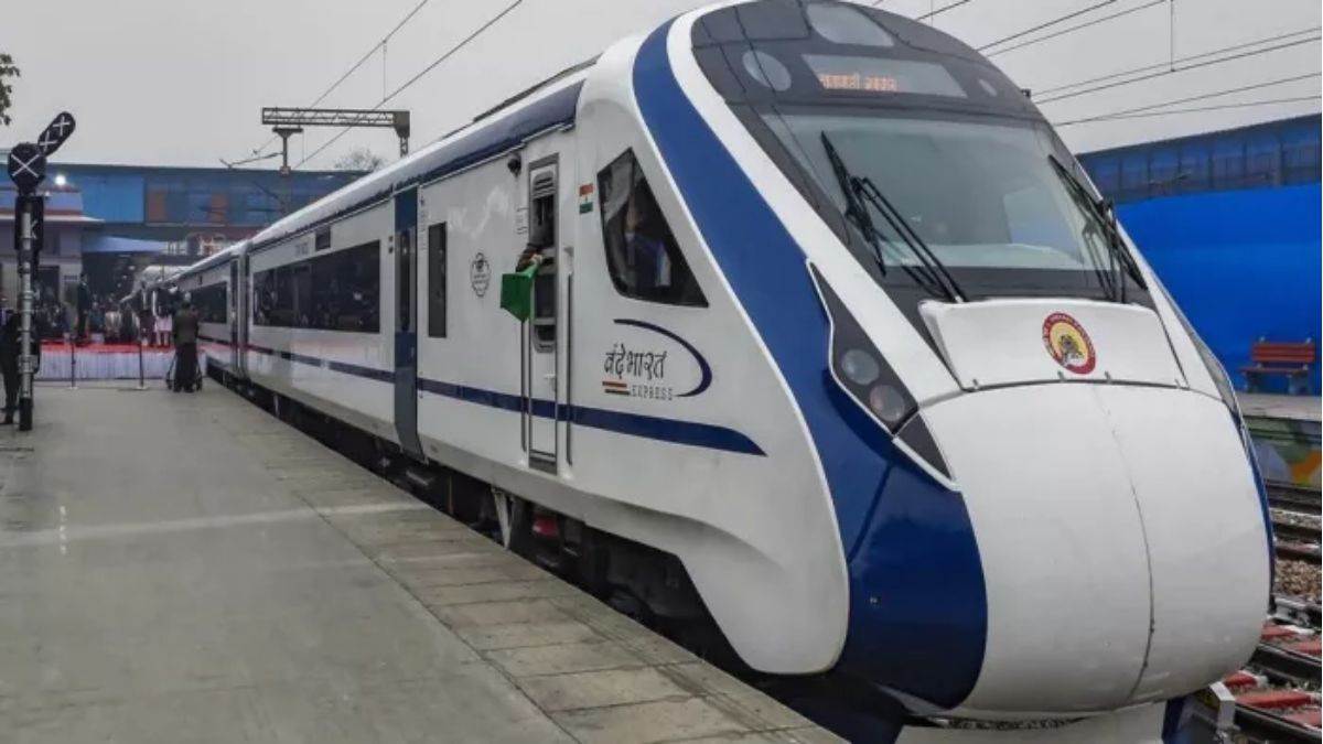 https://www.jagranimages.com/images/newimg/30082024/30_08_2024-lucknow_meerut_vande_bharat_express__23787852_91447360.jpg
