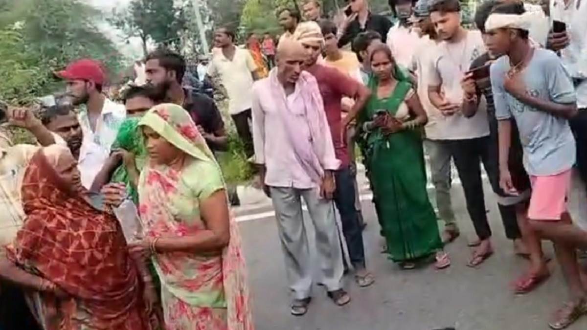 https://www.jagranimages.com/images/newimg/30082025/30_08_2025-accident_in_prayagraj_24030156.jpg